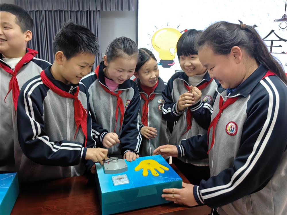復(fù)興區(qū)鐵路小學(xué) 用電安全進校園，點亮開學(xué)季